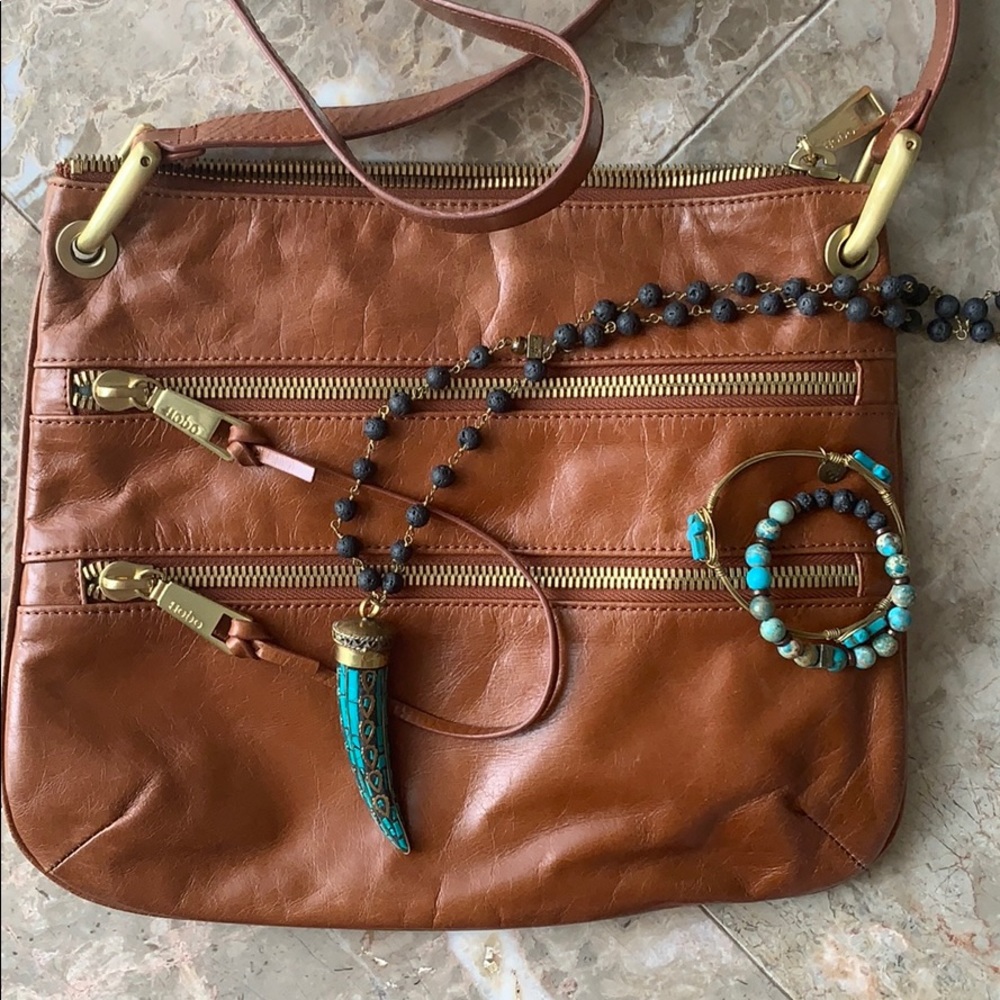 🙌🏽Flash Sale 🙌🏽 HOBO Brown Leather Crossbody